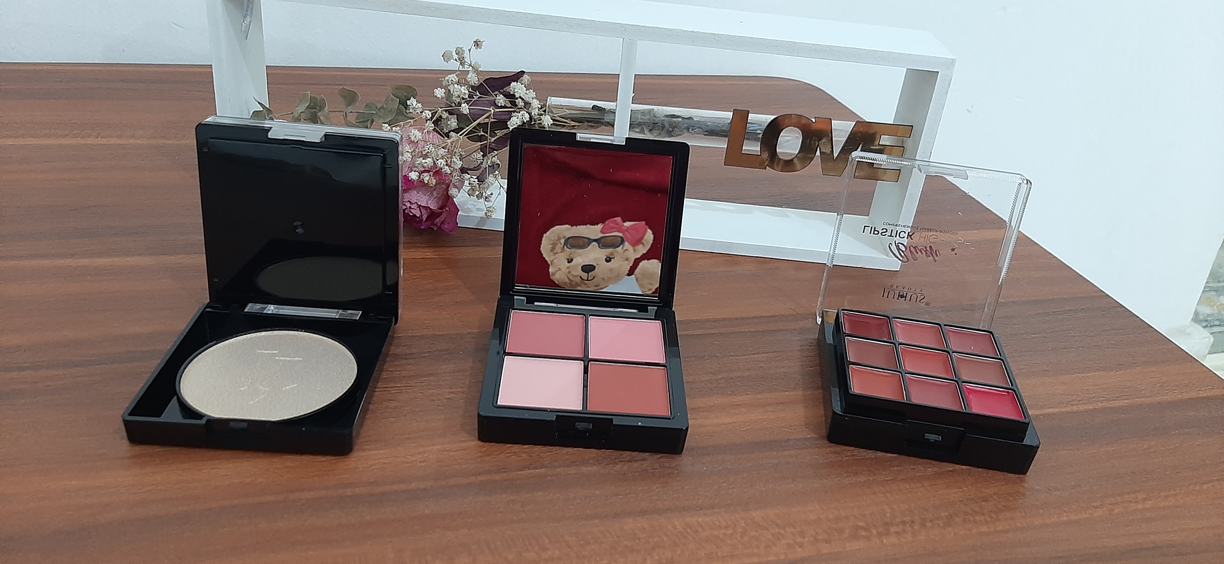 پالت رژ+رژگونه +هایلایتر برند ژولیوس کیفیت عالی