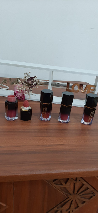 رژگونه پددار درچندرنگ جذاب پیگمنت عالی بادوام